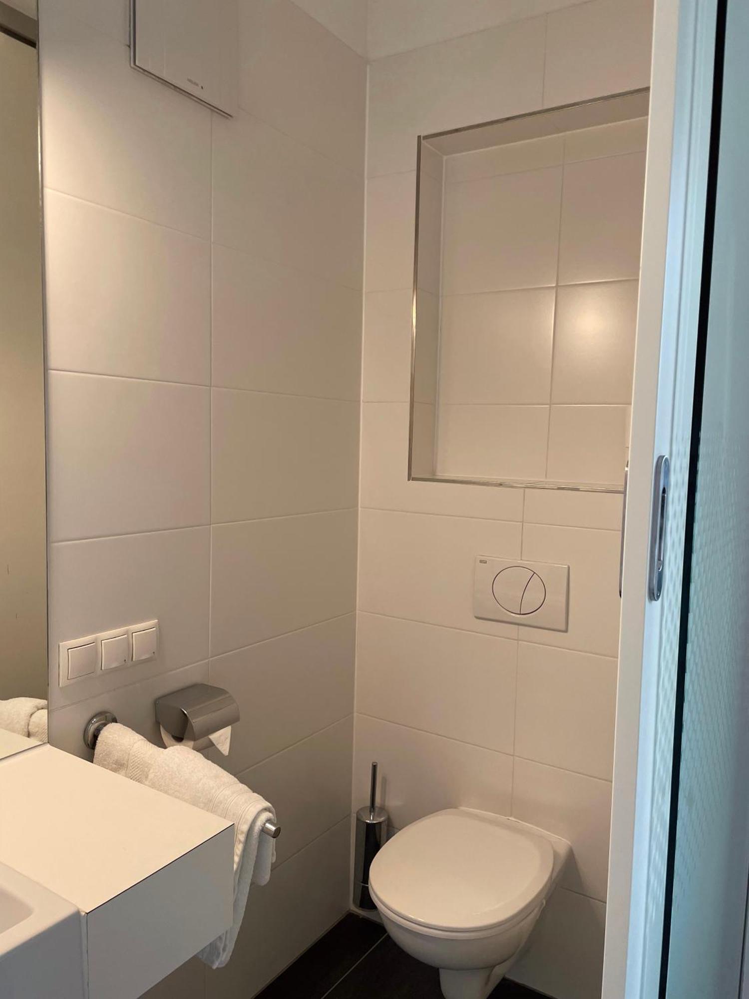 Hotel Caldor - 24H Self-Check In Münchendorf Szoba fotó